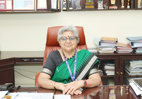 Dr.Asha-Menon